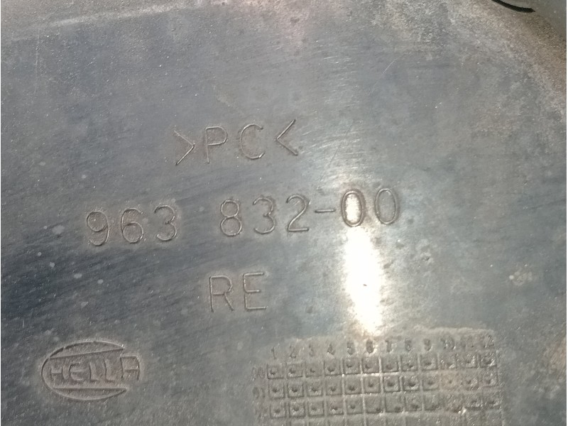 Recambio de faro derecho para volkswagen polo berlina (6n2) trendline referencia OEM IAM 96383200  