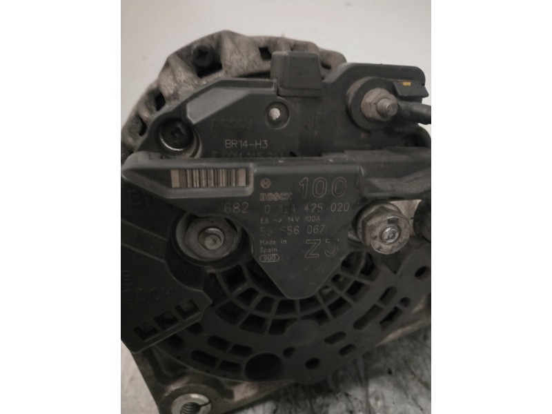 Recambio de alternador para opel astra h berlina cosmo referencia OEM IAM 0124425020  