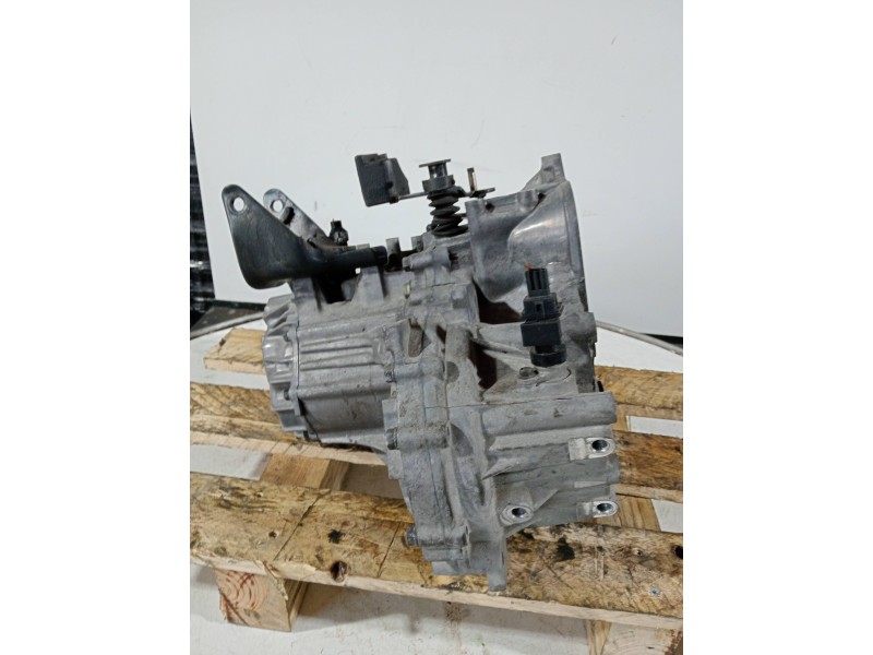Recambio de caja cambios para hyundai coupe (gk) referencia OEM IAM JB1773 269190 5V