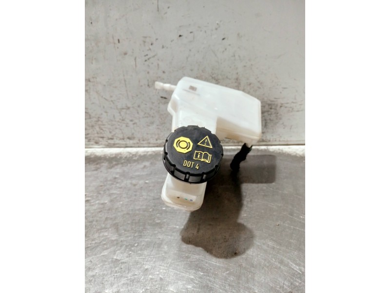 Recambio de bomba freno para peugeot 208 (p2) referencia OEM IAM 32672071 A005P990 