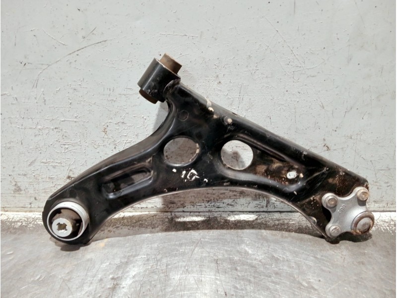 Recambio de brazo suspension inferior delantero izquierdo para peugeot 208 (p2) referencia OEM IAM   
