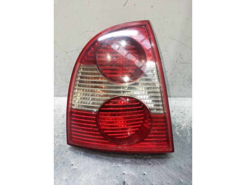 Recambio de piloto trasero izquierdo para volkswagen passat berlina (3b3) referencia OEM IAM 3B5945095AE  