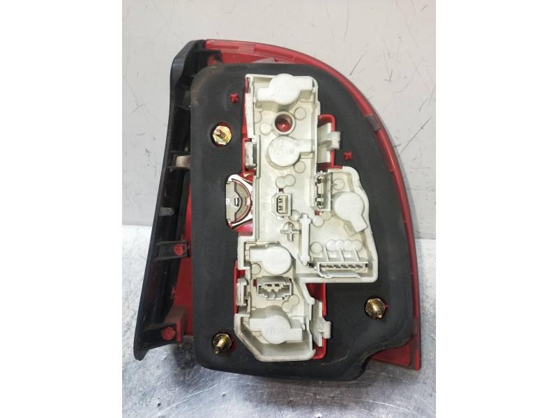 Recambio de piloto trasero izquierdo para volkswagen passat berlina (3b3) referencia OEM IAM 3B5945095AE  