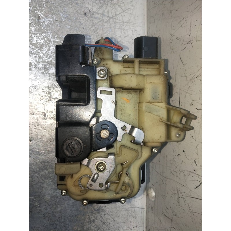 Recambio de motor cierre centralizado trasero derecho para volkswagen passat berlina (3b3) referencia OEM IAM 3B4839016AL  