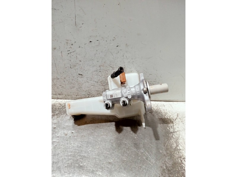 Recambio de bomba freno para peugeot 208 (p2) referencia OEM IAM 32672071 A005P990 