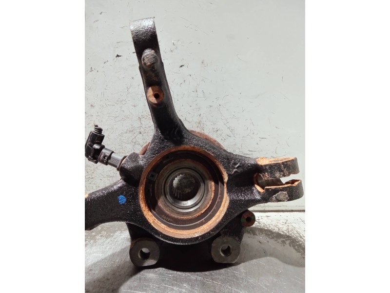 Recambio de mangueta delantera derecha para peugeot 208 (p2) referencia OEM IAM   