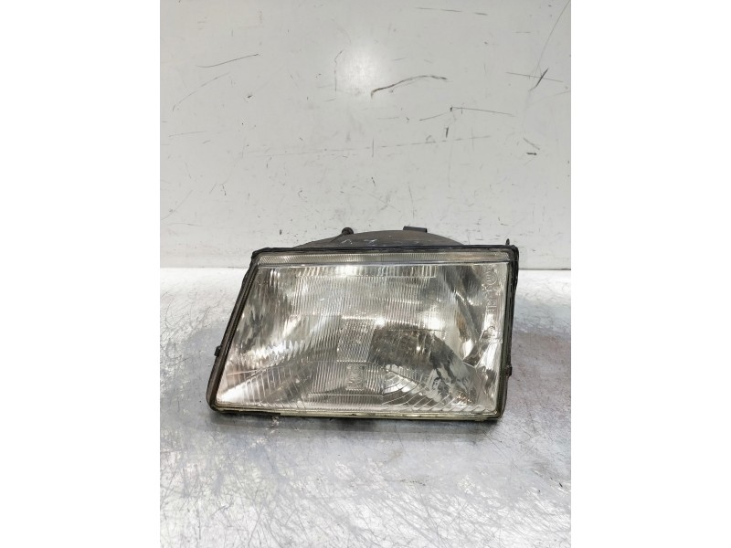 Recambio de faro izquierdo para peugeot 309 referencia OEM IAM 082608  