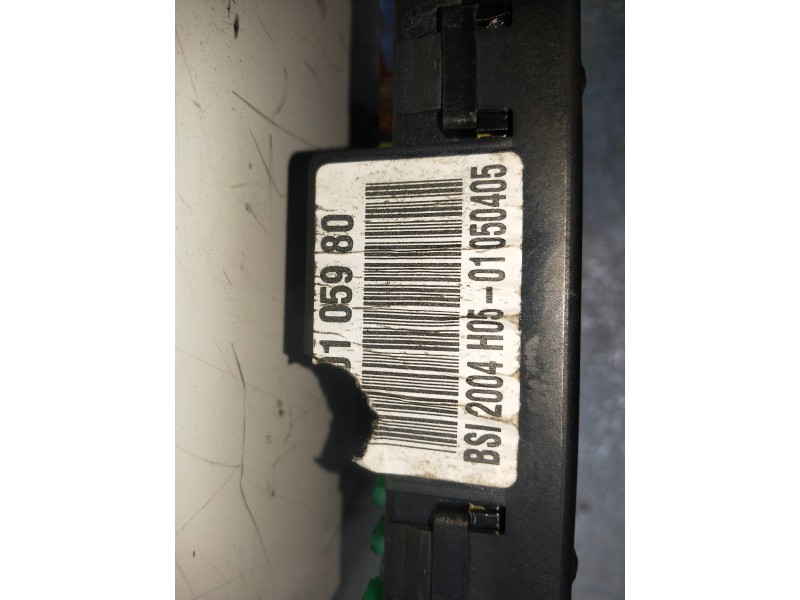 Recambio de caja reles / fusibles para citroen c5 berlina attraction referencia OEM IAM BSI2004H05  