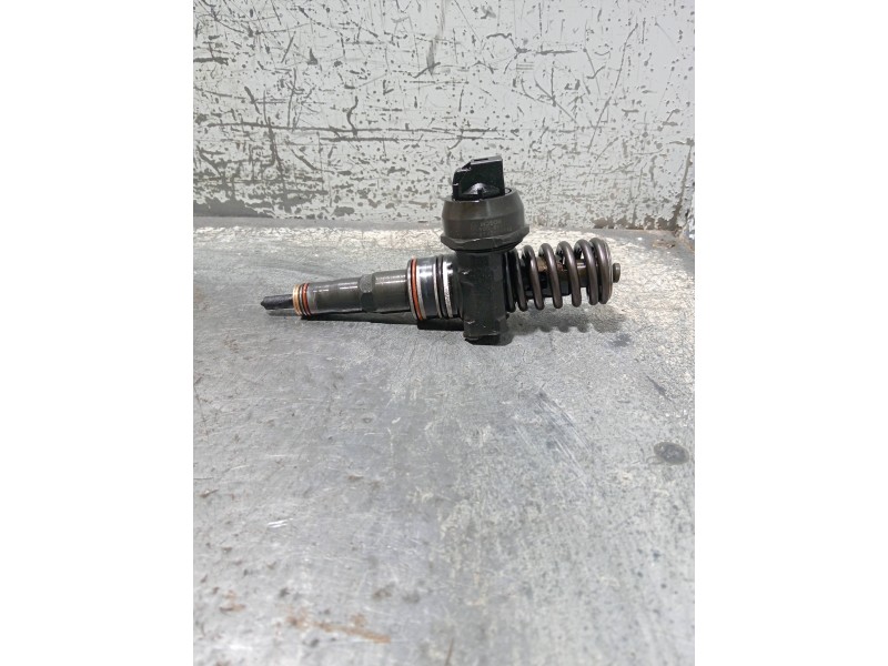Recambio de inyector para volkswagen golf iv berlina (1j1) referencia OEM IAM 0414720038 038130073AK BOSCH