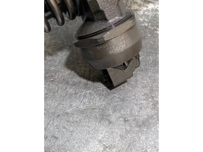Recambio de inyector para volkswagen golf iv berlina (1j1) referencia OEM IAM 0414720038 038130073AK BOSCH