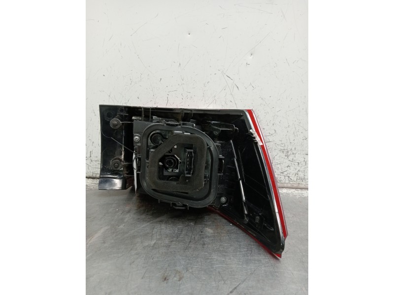 Recambio de piloto trasero derecho para seat ateca (kh7) style go referencia OEM IAM 575945208D 90096262A VER FOTOS