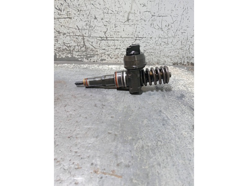 Recambio de inyector para volkswagen golf iv berlina (1j1) referencia OEM IAM 0414720038 038130073AK BOSCH