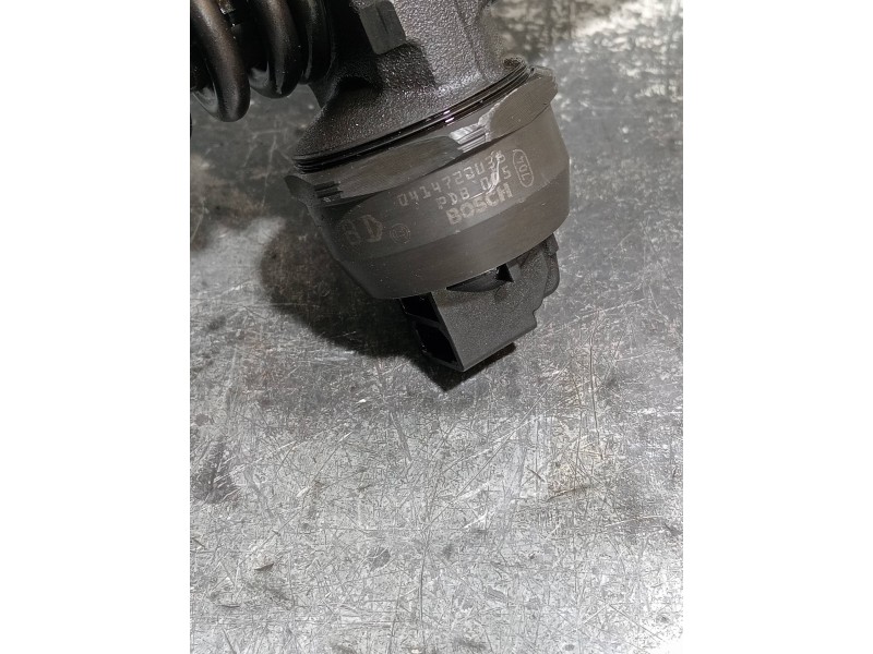 Recambio de inyector para volkswagen golf iv berlina (1j1) referencia OEM IAM 0414720038 038130073AK BOSCH
