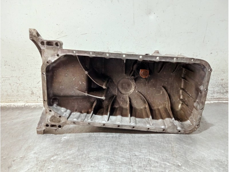 Recambio de carter para mercedes sprinter 02.00  caja abierta, doble cab. referencia OEM IAM R6110140902  