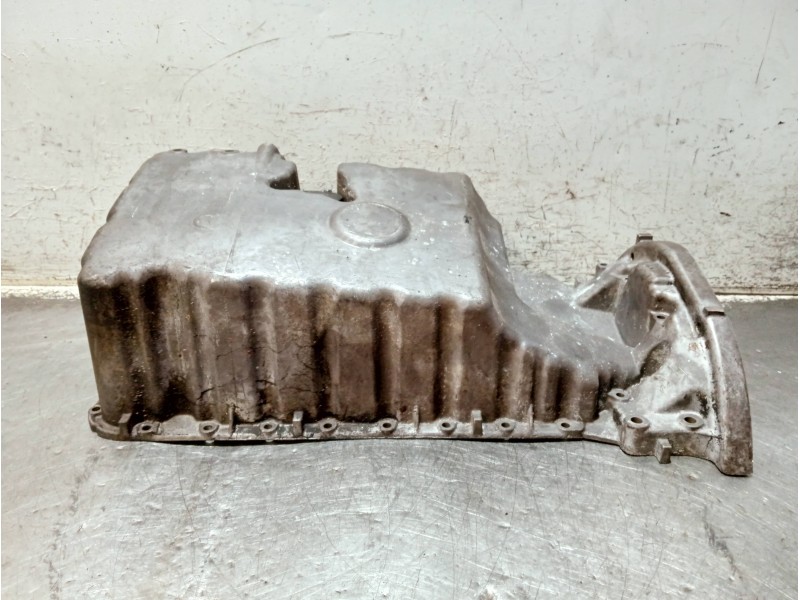 Recambio de carter para mercedes sprinter 02.00  caja abierta, doble cab. referencia OEM IAM R6110140902  