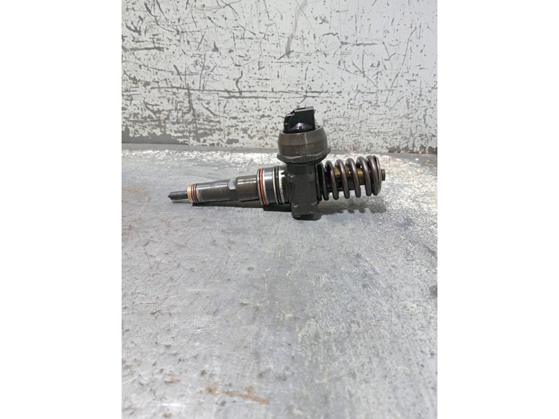 Recambio de inyector para volkswagen golf iv berlina (1j1) referencia OEM IAM 0414720038 038130073AK BOSCH