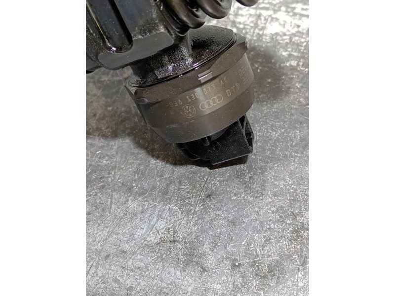 Recambio de inyector para volkswagen golf iv berlina (1j1) referencia OEM IAM 0414720038 038130073AK BOSCH