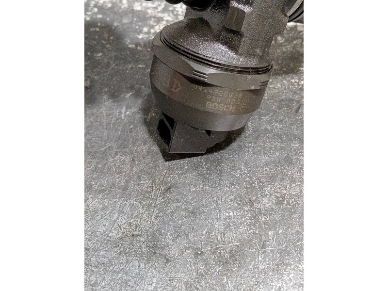 Recambio de inyector para volkswagen golf iv berlina (1j1) referencia OEM IAM 0414720038 038130073AK BOSCH