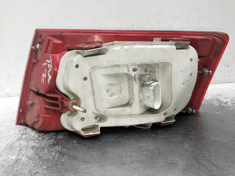 Recambio de piloto trasero izquierdo para audi a6 berlina (4f2) referencia OEM IAM 4F5945095F  