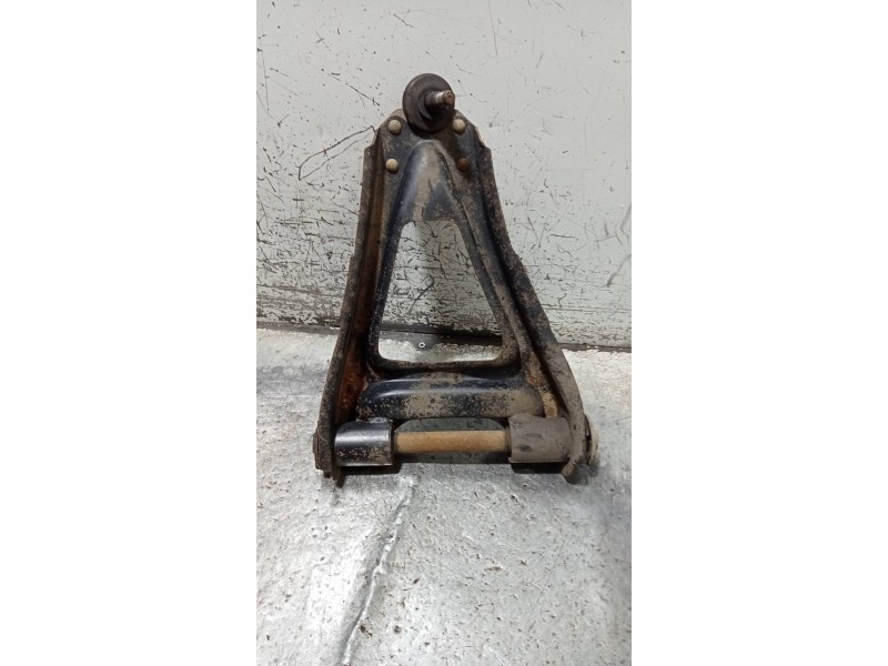 Recambio de brazo suspension inferior delantero derecho para renault 25 (b29) gtx referencia OEM IAM   