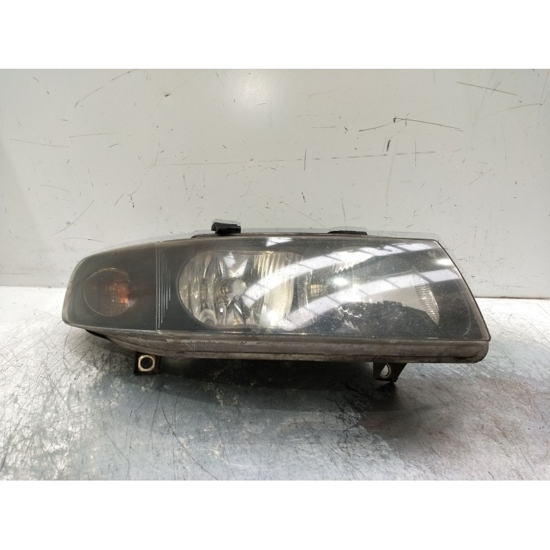 Recambio de faro derecho para seat toledo (1m2) referencia OEM IAM 1M1941002D 67742701 