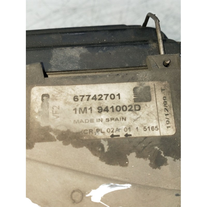 Recambio de faro derecho para seat toledo (1m2) referencia OEM IAM 1M1941002D 67742701 