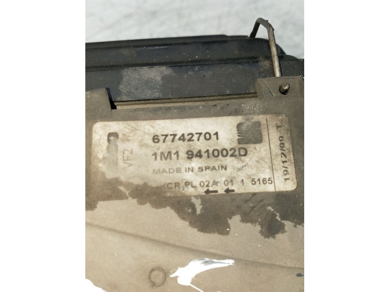 Recambio de faro derecho para seat toledo (1m2) referencia OEM IAM 1M1941002D 67742701 