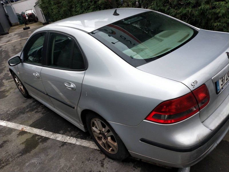 saab 9-3 berlina del año 2006