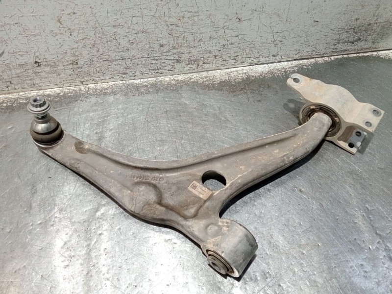 Recambio de brazo suspension inferior delantero derecho para mercedes-benz clase gla (bm 247) referencia OEM IAM 2473330400  