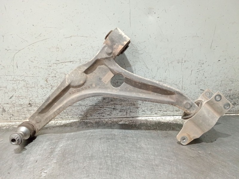 Recambio de brazo suspension inferior delantero izquierdo para mercedes-benz clase gla (bm 247) referencia OEM IAM 2473330300  