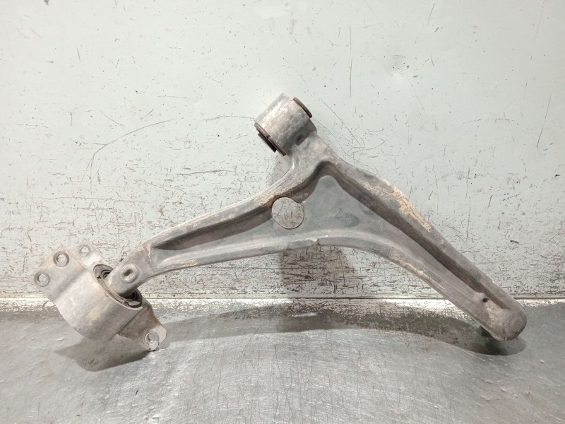 Recambio de brazo suspension inferior delantero izquierdo para mercedes-benz clase gla (bm 247) referencia OEM IAM 2473330300  
