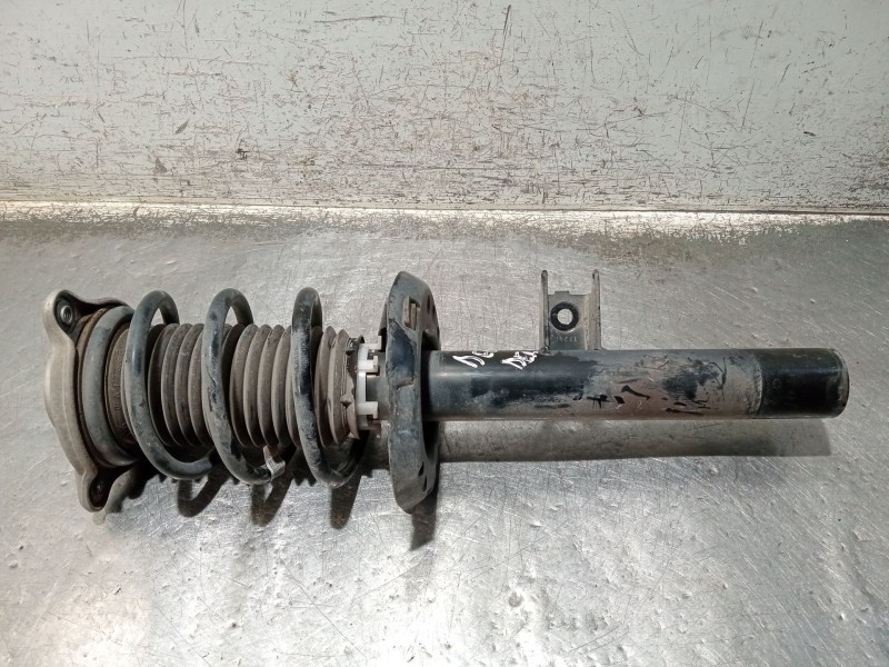 Recambio de amortiguador delantero derecho para mercedes-benz clase gla (bm 247) referencia OEM IAM a2473208601  