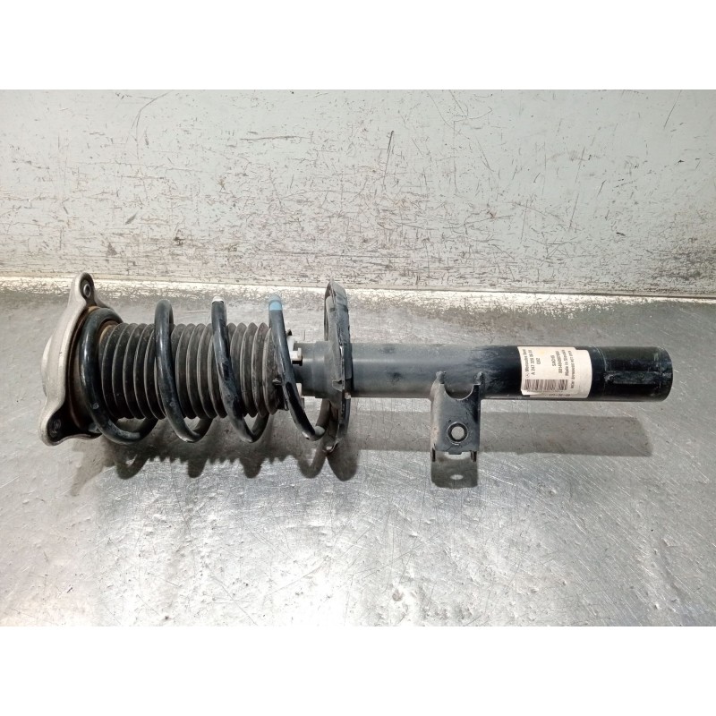 Recambio de amortiguador delantero derecho para mercedes-benz clase gla (bm 247) referencia OEM IAM a2473208601  