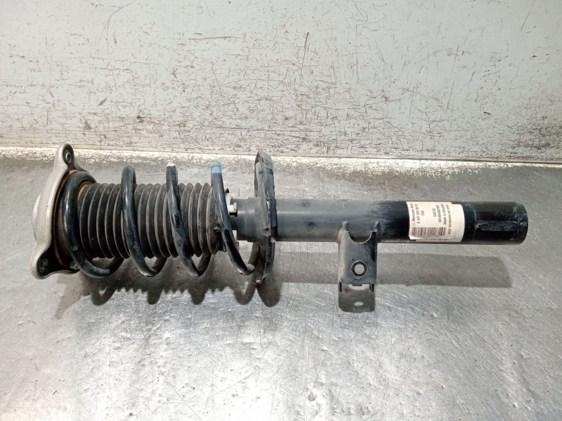 Recambio de amortiguador delantero derecho para mercedes-benz clase gla (bm 247) referencia OEM IAM a2473208601  