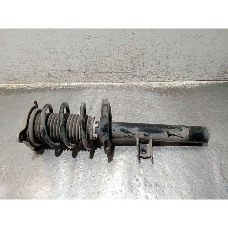 Recambio de amortiguador delantero izquierdo para mercedes-benz clase gla (bm 247) referencia OEM IAM A2473208501  