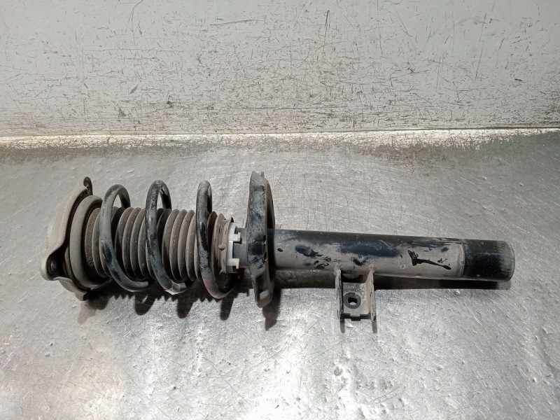 Recambio de amortiguador delantero izquierdo para mercedes-benz clase gla (bm 247) referencia OEM IAM A2473208501  