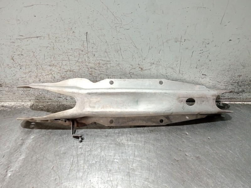 Recambio de brazo suspension inferior trasero derecho para mercedes-benz clase gla (bm 247) referencia OEM IAM A2473523700  