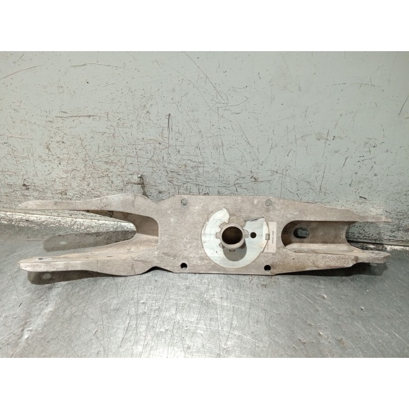 Recambio de brazo suspension inferior trasero derecho para mercedes-benz clase gla (bm 247) referencia OEM IAM A2473523700  