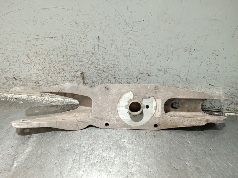 Recambio de brazo suspension inferior trasero derecho para mercedes-benz clase gla (bm 247) referencia OEM IAM A2473523700  