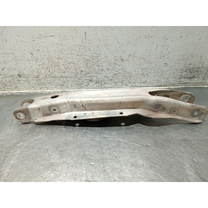 Recambio de brazo suspension inferior trasero izquierdo para mercedes-benz clase gla (bm 247) referencia OEM IAM A2473523700  