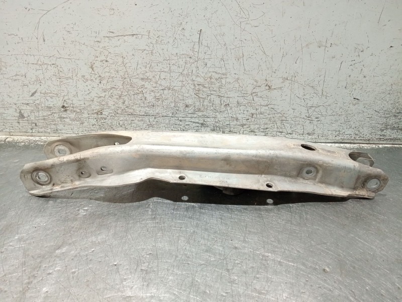Recambio de brazo suspension inferior trasero izquierdo para mercedes-benz clase gla (bm 247) referencia OEM IAM A2473523700  