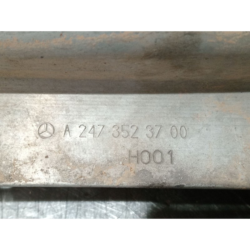 Recambio de brazo suspension inferior trasero izquierdo para mercedes-benz clase gla (bm 247) referencia OEM IAM A2473523700  