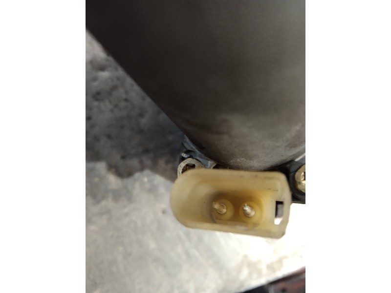 Recambio de elevalunas delantero derecho para ford fiesta berlina básico referencia OEM IAM 0130821683  3P