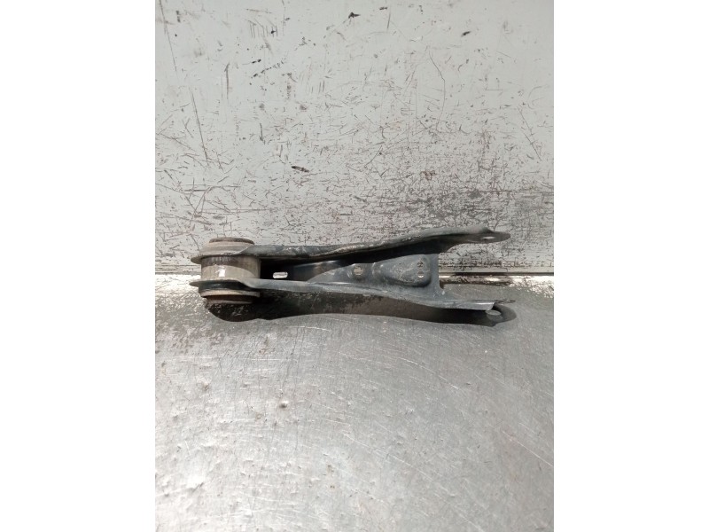 Recambio de brazo suspension inferior trasero izquierdo para mercedes-benz clase gla (bm 247) referencia OEM IAM A2473501800  