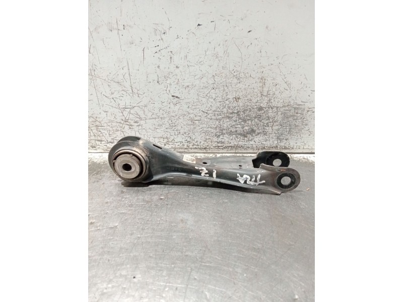 Recambio de brazo suspension inferior trasero izquierdo para mercedes-benz clase gla (bm 247) referencia OEM IAM A2473501800  