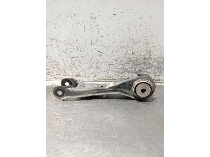 Recambio de brazo suspension inferior trasero izquierdo para mercedes-benz clase gla (bm 247) referencia OEM IAM A2473501800  