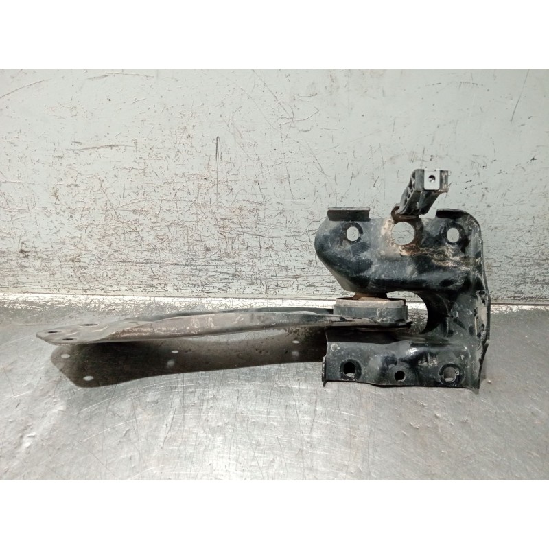 Recambio de brazo suspension inferior trasero izquierdo para mercedes-benz clase gla (bm 247) referencia OEM IAM A2473520700  