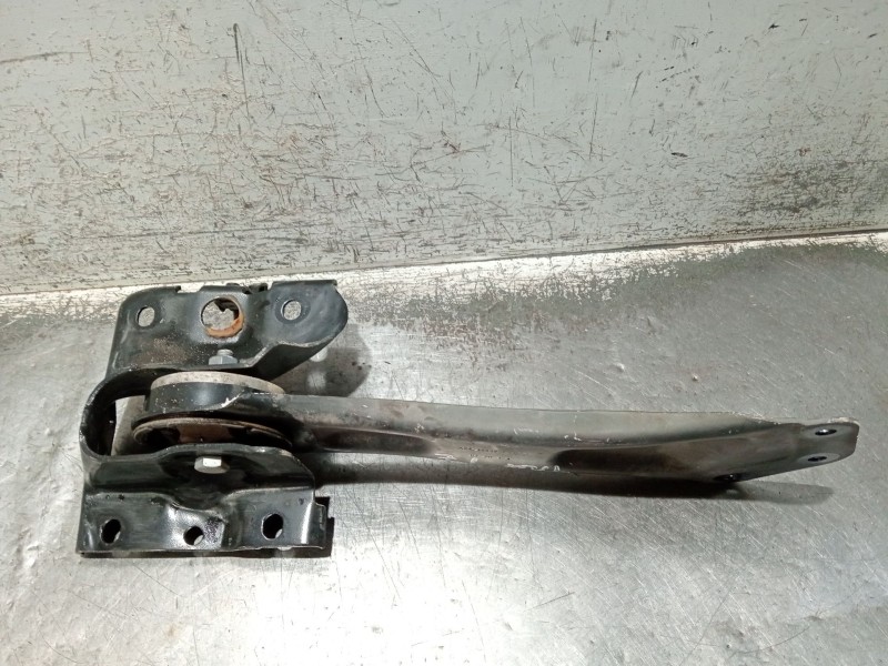 Recambio de brazo suspension inferior trasero izquierdo para mercedes-benz clase gla (bm 247) referencia OEM IAM A2473520700  