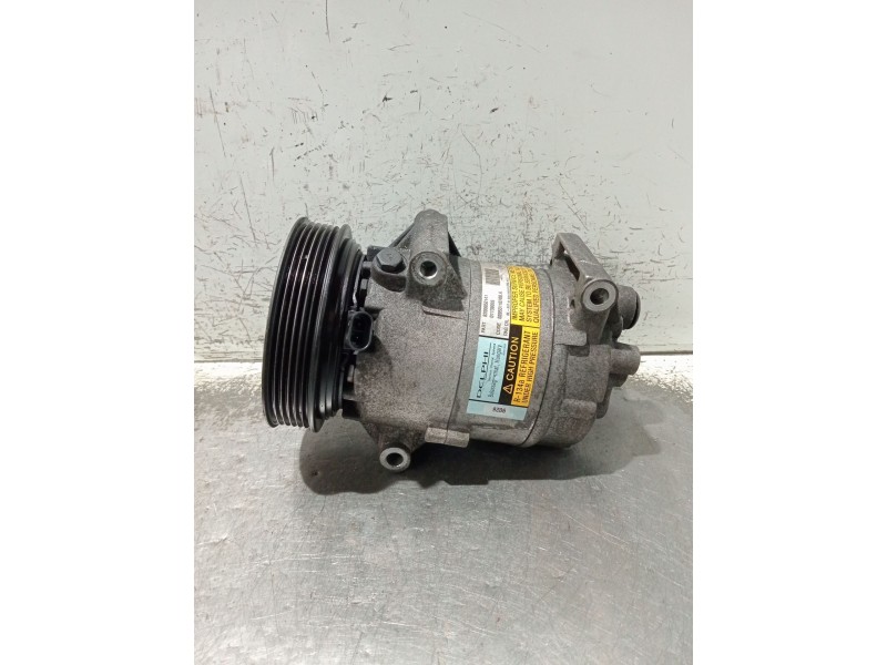 Recambio de compresor aire acondicionado para renault megane ii berlina 5p referencia OEM IAM 8200050141 01139026 