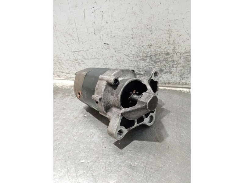 Recambio de motor arranque para renault megane ii berlina 5p referencia OEM IAM 8200266777A  
